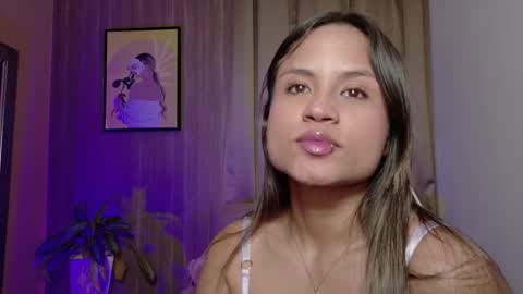 aurora_collins08 online show from February 19, 3:44 pm