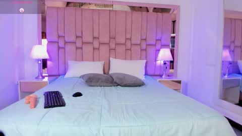 aurora_roy online show from January 13, 2:14 pm