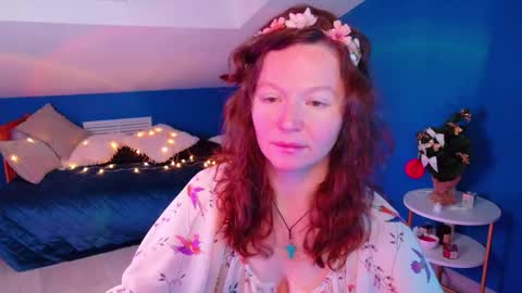 auroraborealis__ online show from January 10, 6:41 am