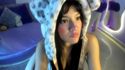 auroracute2 online show from November 18, 2:09 pm