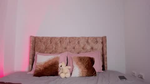 Snapshot of auroradurand chatting on September 25, 12:28 am ...  ... online show from September 25, 12:28 am