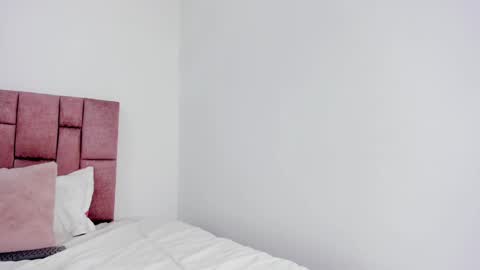 Snapshot of auroradurand chatting on March 6, 1:37 am ...  ... online show from March 6, 1:37 am