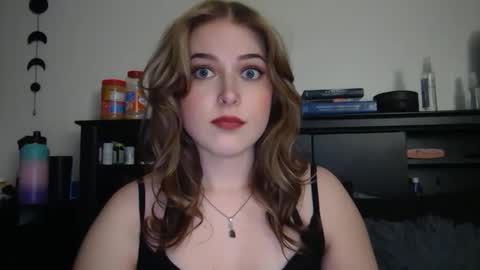 auroralightz1 online show from February 2, 4:42 am