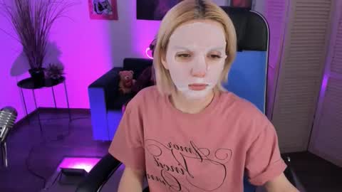 aurorawrenfield online show from January 8, 12:49 am