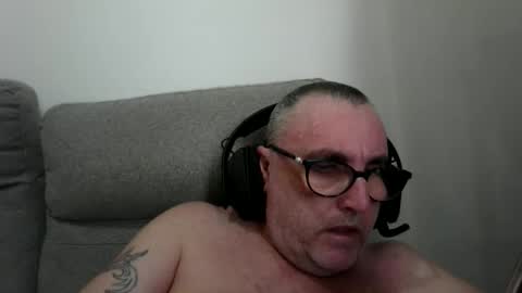 aussie_ozzie online show from May 15, 3:26 am