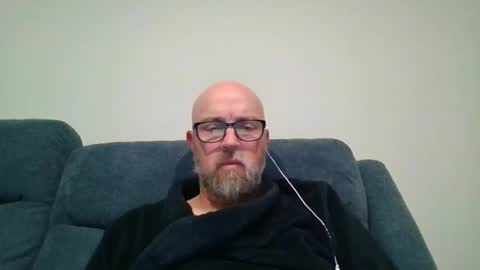 aussieguy73 online show from October 25, 12:17 pm
