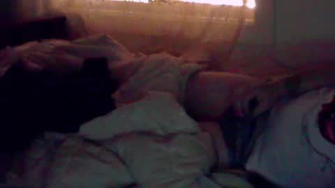 aussiemickeyy online show from September 18, 4:49 am