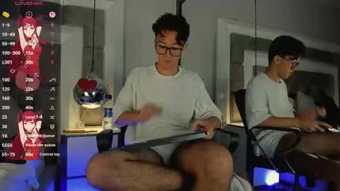 austinreeds online show from March 12, 1:04 pm