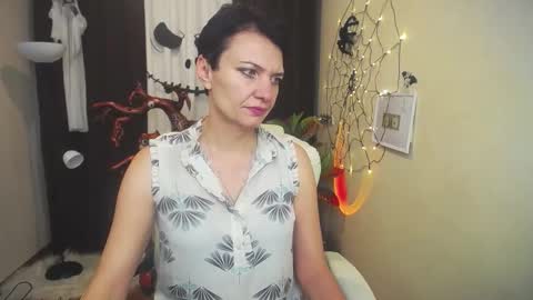 avasaturnian online show from October 19, 10:31 am