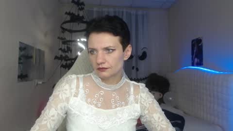 avasaturnian online show from October 16, 12:38 pm