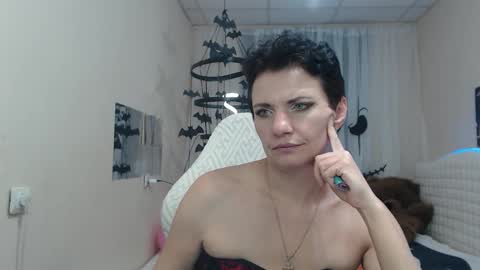 avasaturnian online show from November 5, 8:49 am