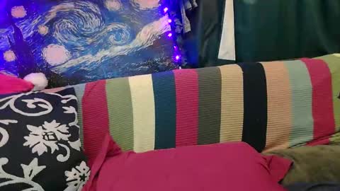 raven blue online show from December 20, 9:16 am