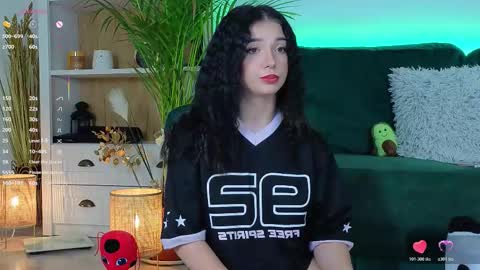 AveryWillow online show from October 21, 5:12 am