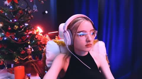 Avriel online show from December 20, 2:52 am