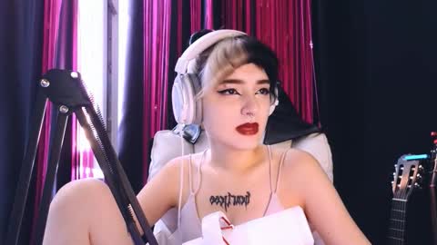 Avriel online show from September 20, 5:21 am