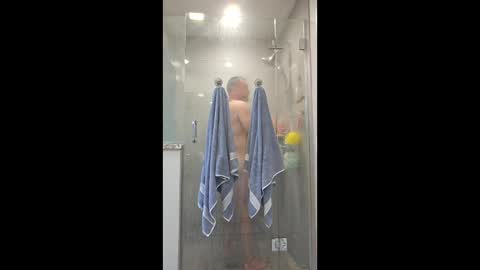 avidrunner0418 online show from April 19, 1:45 pm