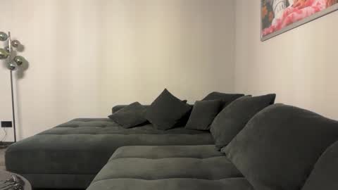 avie3 online show from March 30, 9:04 pm