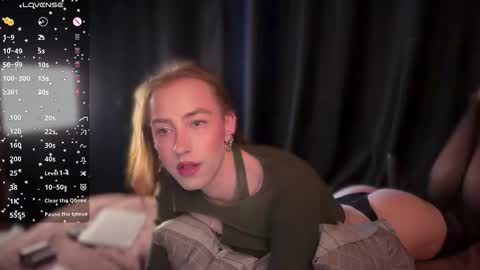 avril_pearly_ online show from March 17, 11:15 am