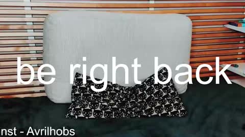 Avril online show from February 12, 11:07 am