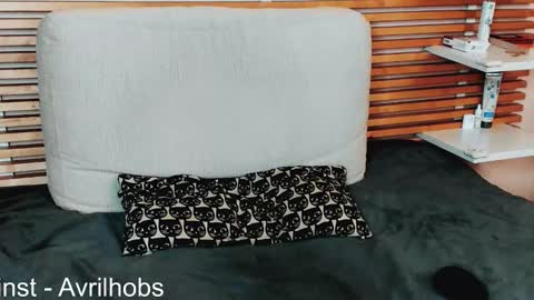 Avril online show from November 16, 6:59 am