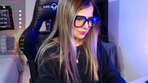 Avrill Morgan online show from October 12, 8:43 pm