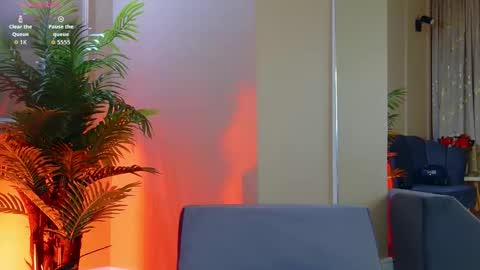 AVRILL CYRUX online show from November 28, 9:05 am