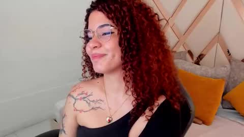 Avril  online show from February 24, 1:25 pm