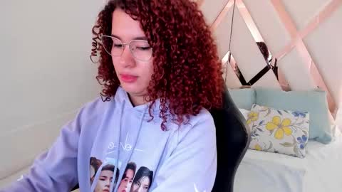 Avril  online show from January 19, 12:04 pm