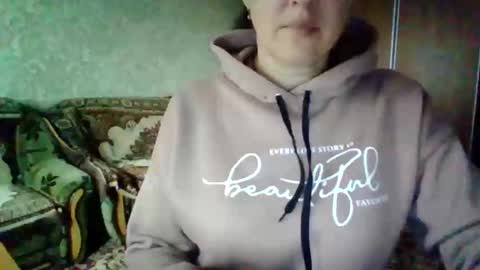 awesomeladyy online show from October 1, 8:13 am