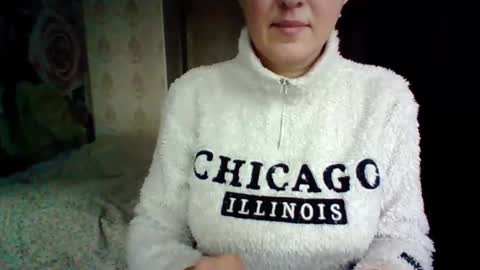 awesomeladyy online show from February 5, 1:00 pm