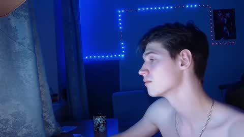 axel_0ne online show from February 9, 5:16 pm