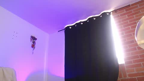 Independiente Model online show from January 10, 3:39 pm