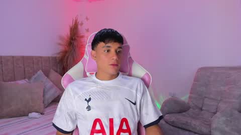 AXEL online show from June 24, 7:21 pm