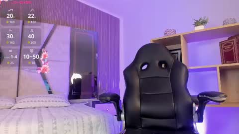 axel_grey_ online show from June 23, 12:55 pm