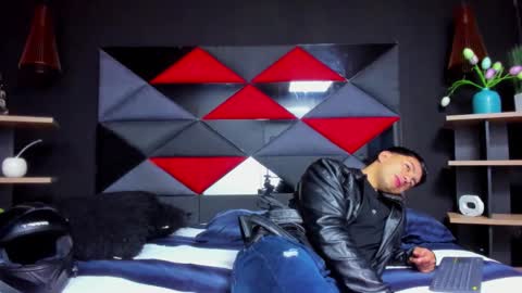 axel_hendrick online show from February 12, 11:25 am