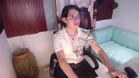 axel_montes online show from May 13, 3:27 am