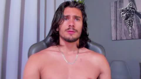 Snapshot of axel_owen chatting on February 19, 4:55 pm Axel online show from February 19, 4:55 pm