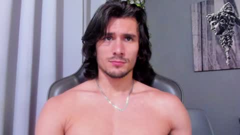 Snapshot of axel_owen chatting on January 20, 10:37 pm Axel online show from January 20, 10:37 pm