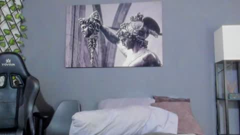 Snapshot of axel_owen chatting on January 13, 2:18 am Axel online show from January 13, 2:18 am