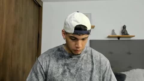 INDEPENDENT MODEL  online show from September 20, 1:41 am