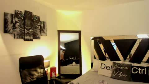axelmartinezz online show from May 22, 9:43 pm