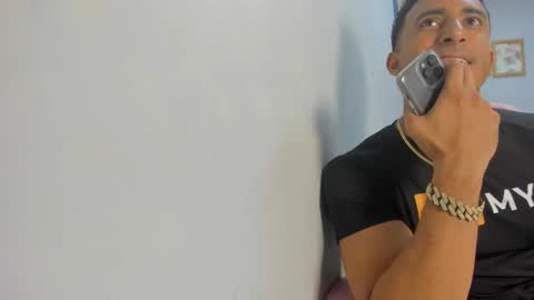 axelsavage042 online show from January 12, 7:32 pm