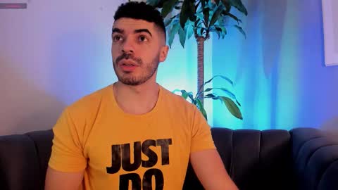 Axel Thompsom online show from December 14, 11:05 am