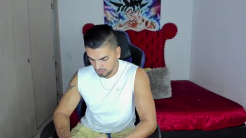 Axel online show from June 3, 8:03 pm