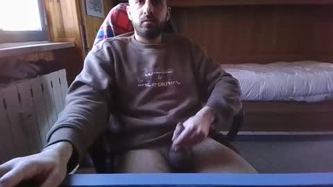 Axel online show from December 28, 1:28 pm