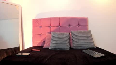 ayira_caramel online show from February 17, 12:15 pm