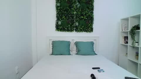 Snapshot of aylin_ross chatting on January 13, 10:45 pm Aylin Ross online show from January 13, 10:45 pm