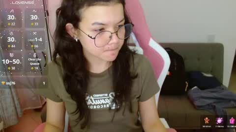 Azu  online show from April 23, 12:51 am