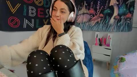 Azucena R online show from November 6, 4:10 pm