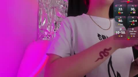 Queen B online show from September 27, 5:21 pm